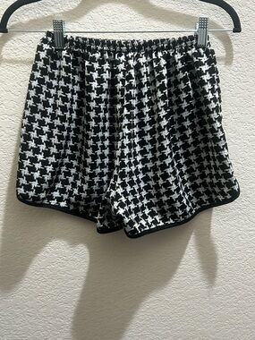 Houndstooth Athletic Shorts with Elastic Waist - Black & White